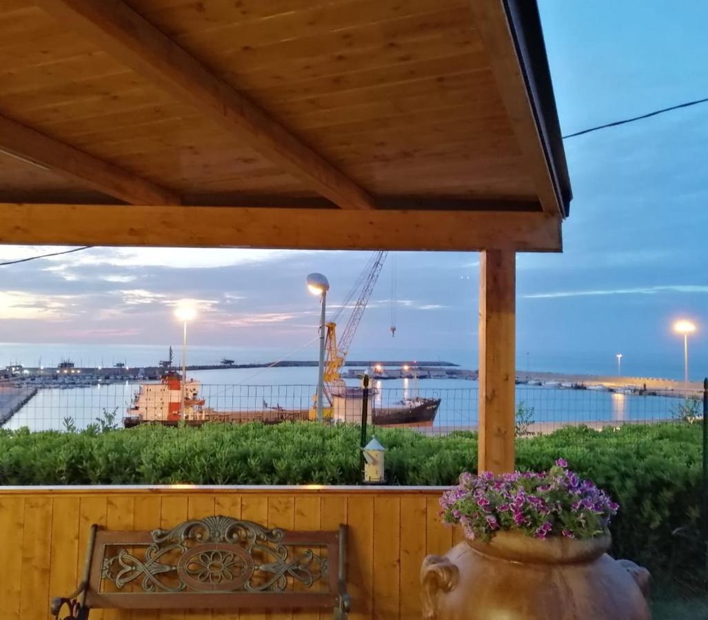 L'Angolo Di Nina Vasto Exteriör bild